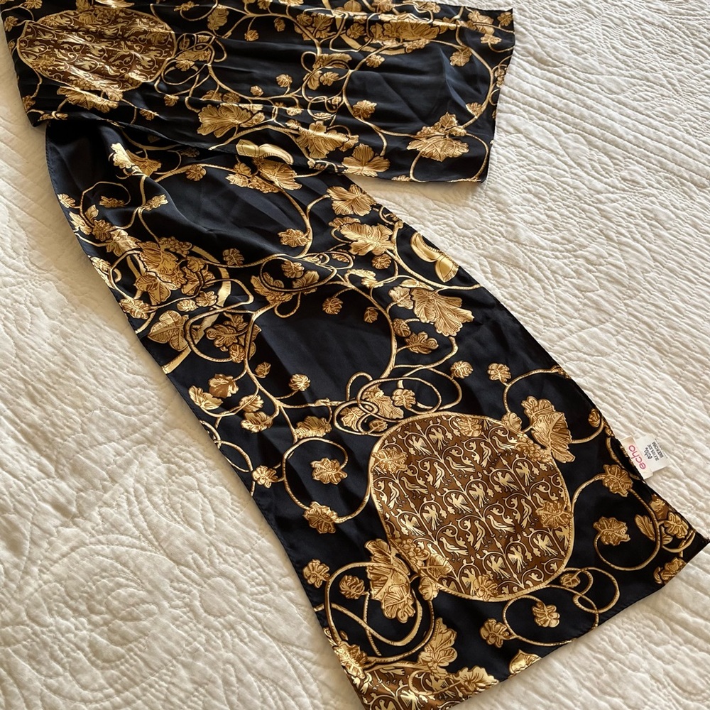 Elegant Black and Gold Scarf